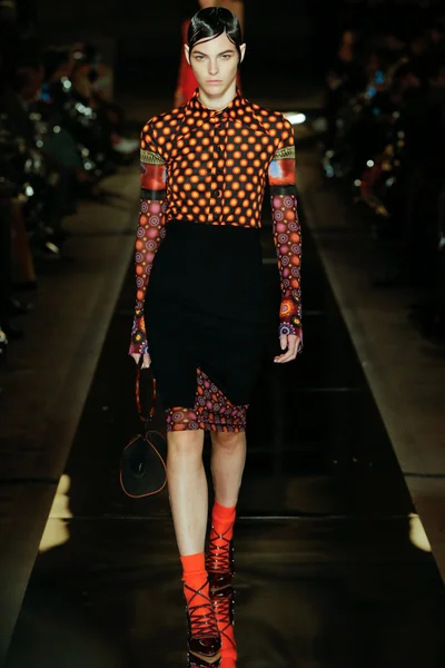 Look 23